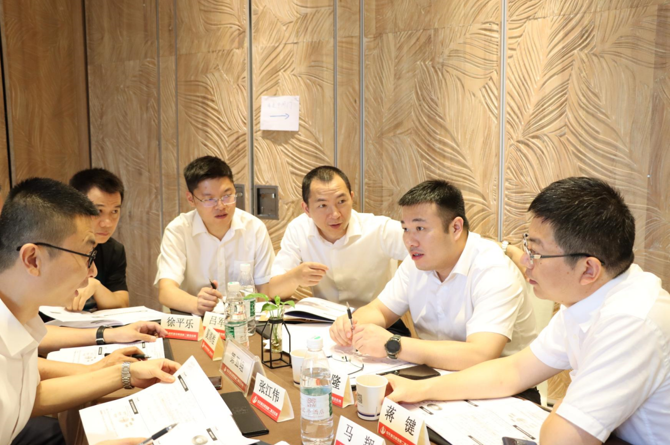 2021年6月25日-26日，J9九游二建组织开展了2021年中高层主管执行力培训。本次培训特邀清华、北大、上海交大总裁班讲师，中国企业家协会特聘高级讲师许晋老师进行授课。